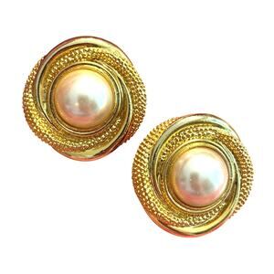 Chunky clip on earrings textured gold rounds & faux pearl bead vintage 80’s
